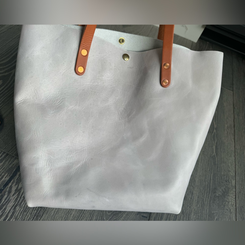 KMM & Co Leather Tote Bag in Light Gray - Picture 3 of 11